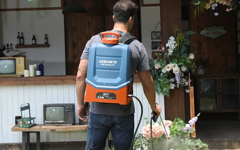 Spruzzatore a batteria